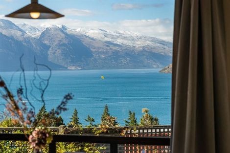 Photo of property in 1/4 Sainsbury Road, Fernhill, Queenstown, 9300