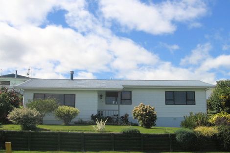 Photo of property in 2 Regents Grove, Richmond Heights, Taupo, 3330