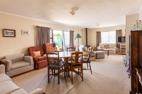 Photo of property in 20 Ross Street, Woodville, 4920