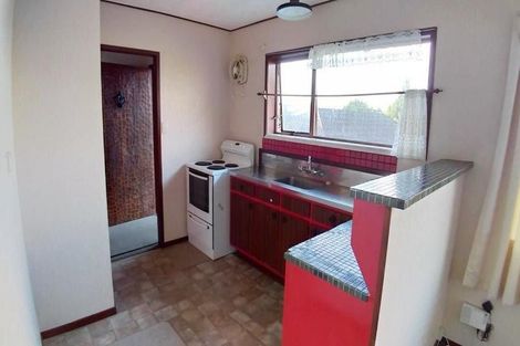 Photo of property in 2/9 Seaton Road, Murrays Bay, Auckland, 0630