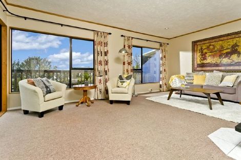 Photo of property in 1/2a Sunnynook Road, Sunnynook, Auckland, 0620
