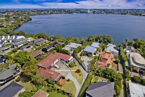 Photo of property in 2/240 Hurstmere Road, Takapuna, Auckland, 0622