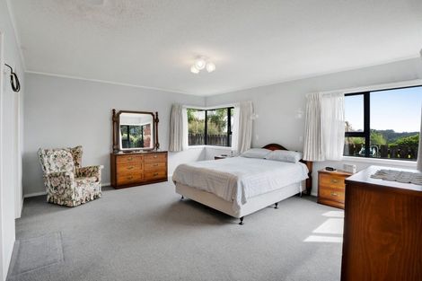 Photo of property in 16 Hussey Street, Oakura, 4314