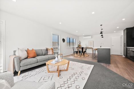 Photo of property in 33c Gemstone Drive, Birchville, Upper Hutt, 5018