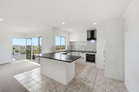 Photo of property in 17a Cherry Tree Place, Massey, Auckland, 0614