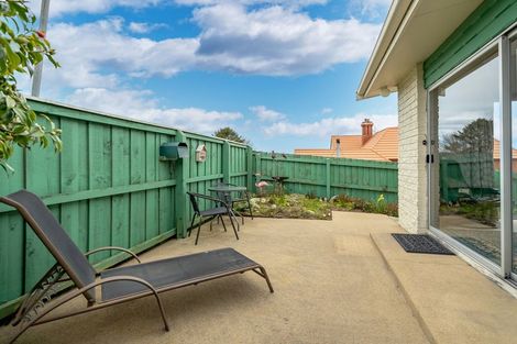 Photo of property in 14 Winston Place, Kew, Dunedin, 9012