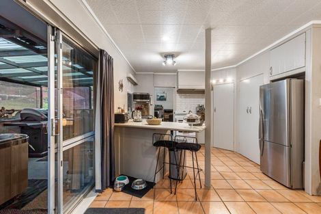 Photo of property in 16 Ribblesdale Road, Henderson, Auckland, 0612