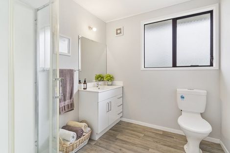 Photo of property in 2/114 Kervil Avenue, Te Atatu Peninsula, Auckland, 0610