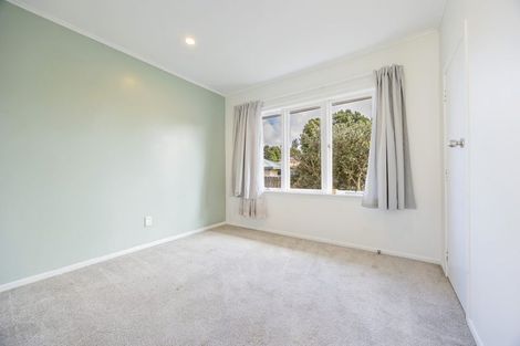 Photo of property in 50 Farquhar Road, Glendene, Auckland, 0602