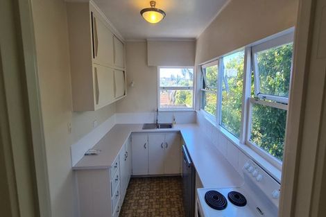 Photo of property in 46 Exmouth Road, Northcote, Auckland, 0627