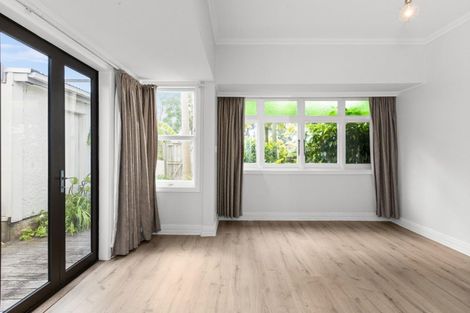 Photo of property in 35 Hospital Terrace, Hospital Hill, Napier, 4110