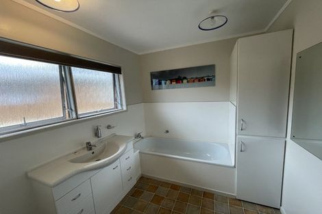 Photo of property in 24 Taitua Drive, Te Atatu South, Auckland, 0610