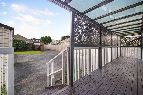 Photo of property in 5a Shamrock Lane, Te Atatu Peninsula, Auckland, 0610