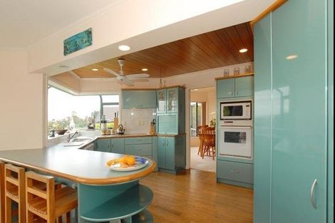 Photo of property in 3 Elsfield Place, Torbay, Auckland, 0630