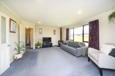 Photo of property in 20 Boston Parade, Kelvin Grove, Palmerston North, 4414