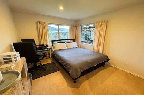Photo of property in 1c Picasso Drive, West Harbour, Auckland, 0618