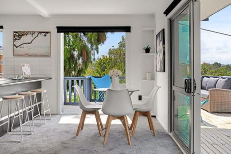 Photo of property in 52 Bay Street, Red Beach, 0932