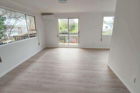Photo of property in 10 Mile Place, Henderson, Auckland, 0612