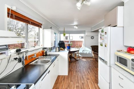 Photo of property in 14 Seaward Place, Wattle Downs, Auckland, 2103