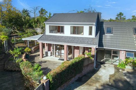 Photo of property in 2/22 Cornelian Crescent, Half Moon Bay, Auckland, 2012