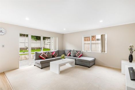 Photo of property in 10 Maypark Crescent, Flat Bush, Auckland, 2016