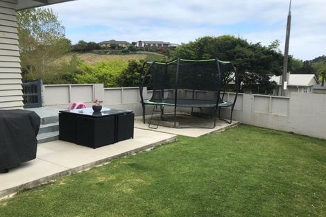 Photo of property in 52 Oranga Street, Westown, New Plymouth, 4310