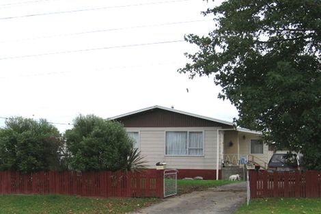 Photo of property in 17 Huruhuru Road, Massey, Auckland, 0614