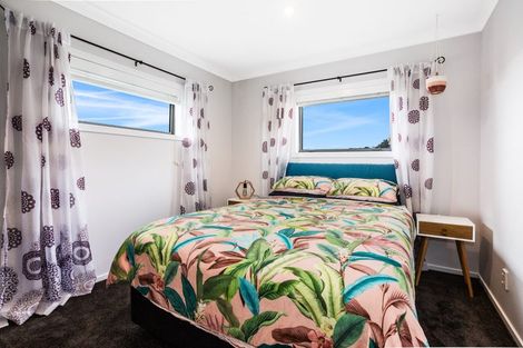 Photo of property in 17 Kepler Way, Aotea, Porirua, 5024