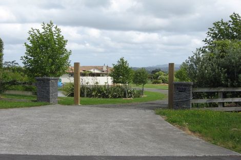 Photo of property in 210 Oraha Road, Kumeu, 0892