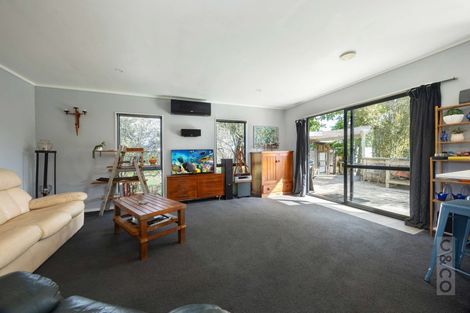Photo of property in 836 Old North Road, Waimauku, 0882