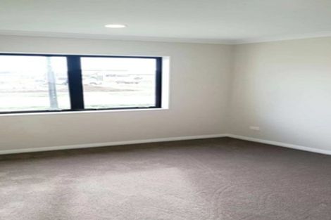 Photo of property in 10 Castlepoint Avenue, Takanini, 2110