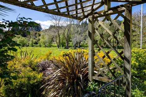 Photo of property in 329a Paekakariki Hill Road, Paekakariki Hill, Porirua, 5381