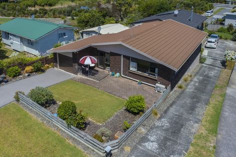 Photo of property in 13a Albatross Road, Red Beach, 0932