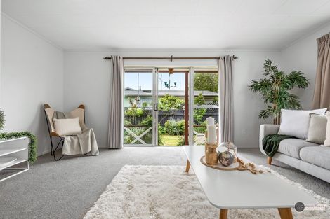 Photo of property in 38b Palmer Crescent, Silverstream, Upper Hutt, 5019