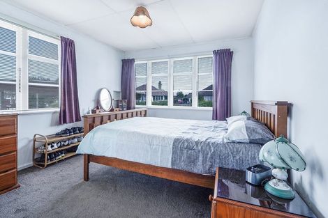 Photo of property in 28 Paul Crescent, Fairfield, Hamilton, 3214