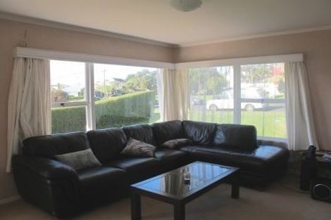 Photo of property in 1/5 Otakau Road, Milford, Auckland, 0620