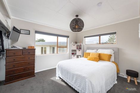 Photo of property in 44 Beaumaris Crescent, Ascot Park, Porirua, 5024