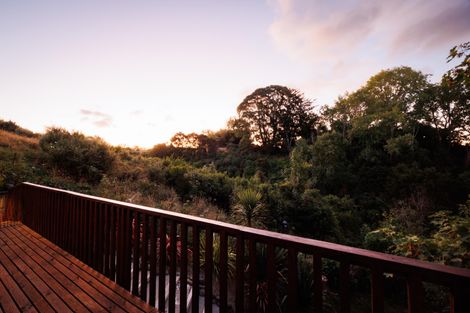 Photo of property in 43 Springdale Grove, Fitzherbert, Palmerston North, 4410