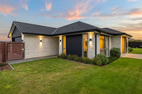Photo of property in 76 Aviemore Drive, Marshland, Christchurch, 8083