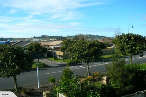 Photo of property in 62 Huntington Drive, Huntington Park, Auckland, 2013