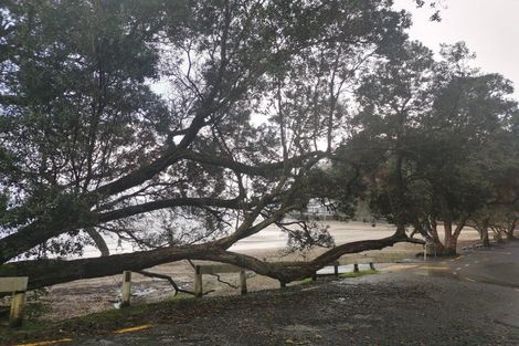 Photo of property in 128 Otitori Bay Road, Titirangi, Auckland, 0604