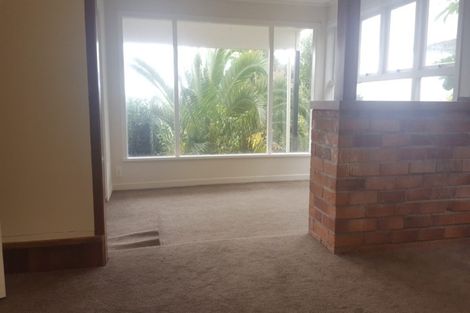 Photo of property in 183 Glenfield Road, Hillcrest, Auckland, 0627