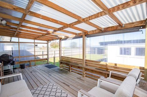 Photo of property in 71 Pipiroa Road, Ngatea, 3503