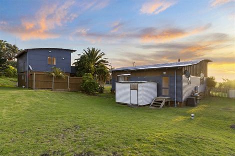 Photo of property in 333 Motutara Road, Muriwai, Waimauku, 0881