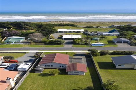 Photo of property in 114 Rua Avenue, Waitarere Beach, Levin, 5510