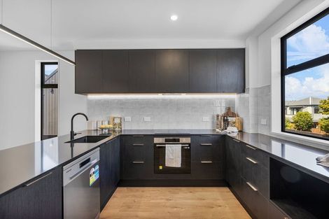 Photo of property in 2/11 Donald Place, St Albans, Christchurch, 8014