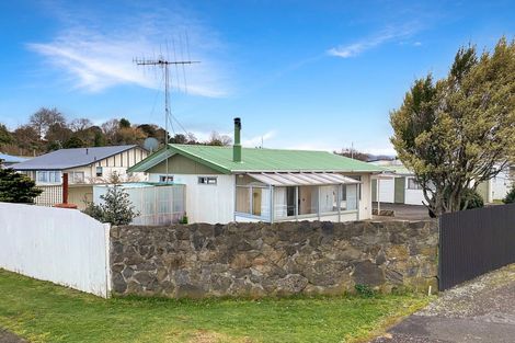 Photo of property in 1 Otanga Street, Dannevirke, 4930