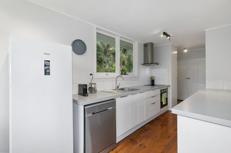 Photo of property in 156 Miromiro Road, Normandale, Lower Hutt, 5010