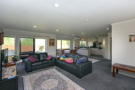 Photo of property in 5 Montrose Place, Highlands Park, New Plymouth, 4312
