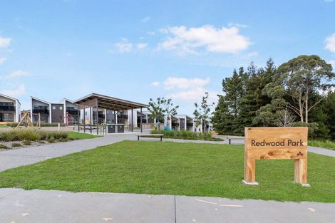 Photo of property in 27 Kotuitui Drive, Wainui, 0992